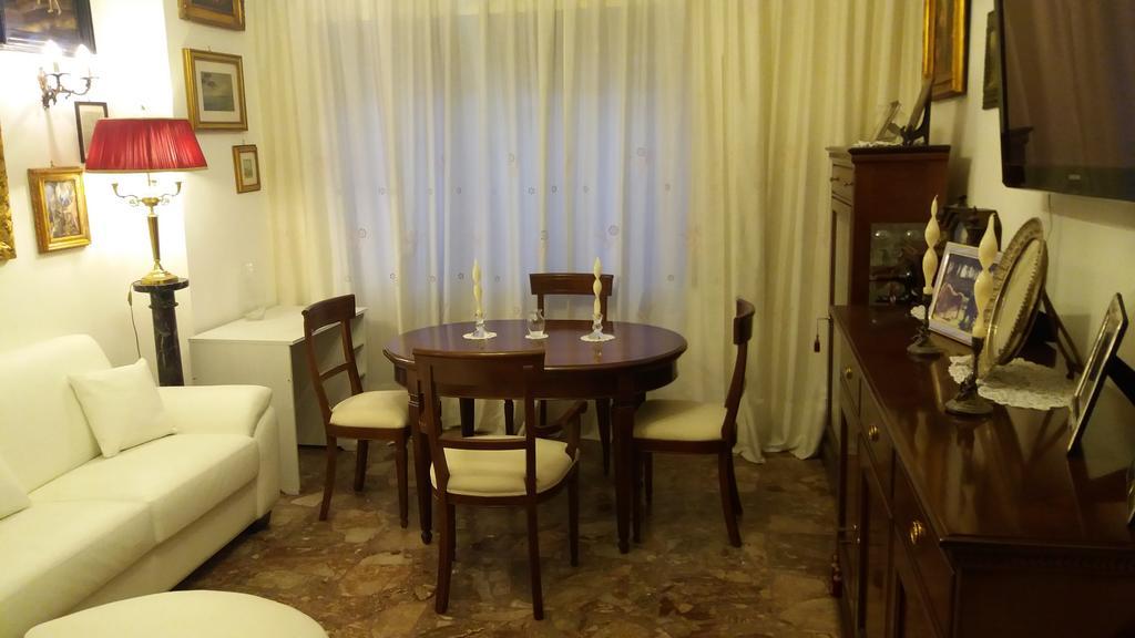 Guest House Il Marchese Del Grillo Рим Екстер'єр фото