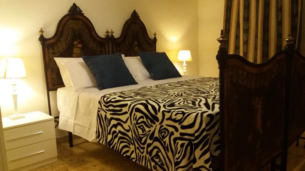 Guest House Il Marchese Del Grillo Рим Екстер'єр фото